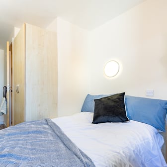 Bronze En Suite - Image 3